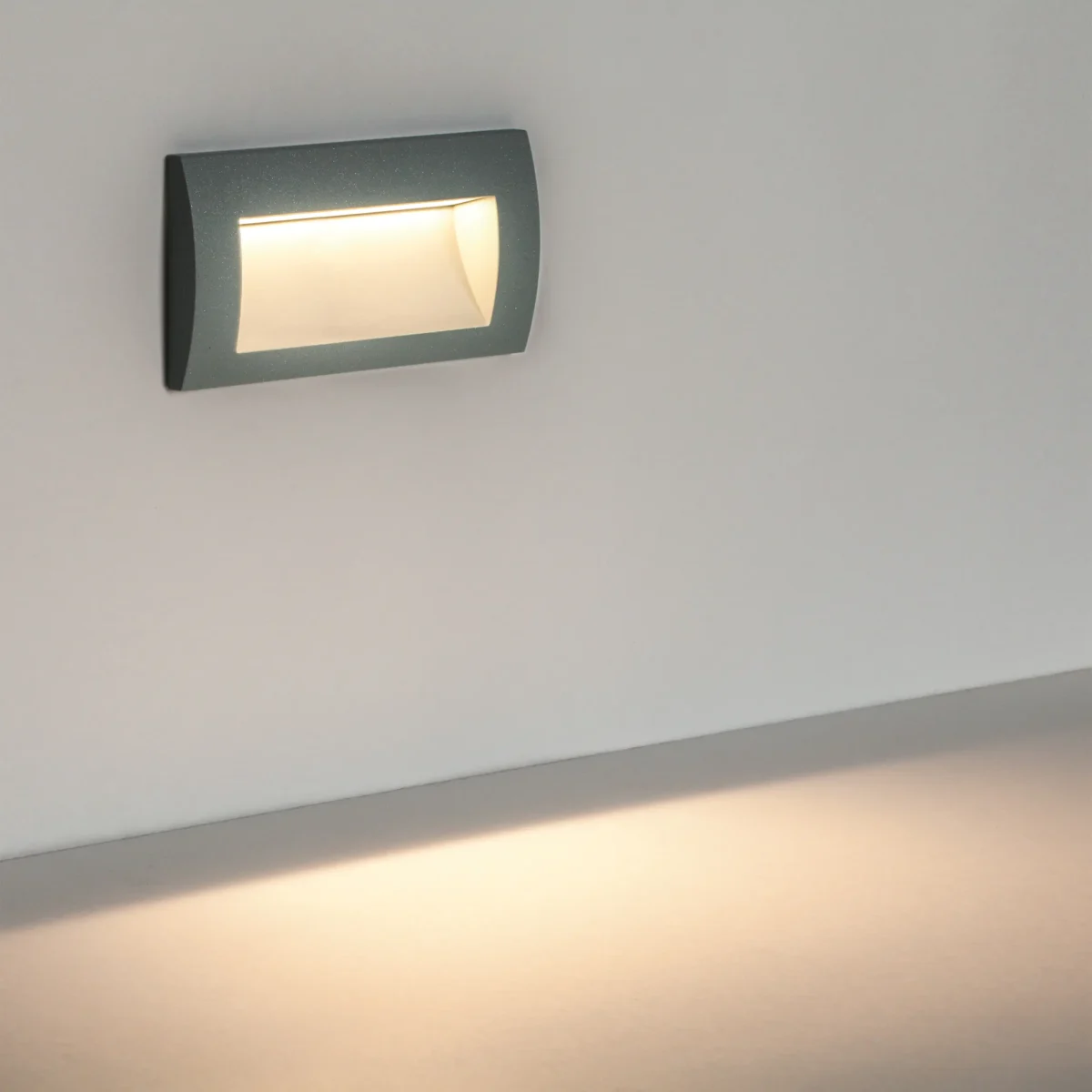 383592 Светильник ESTRA LED 5W 200LM 120G СЕРЫЙ 3000K IP55 — изображение 2