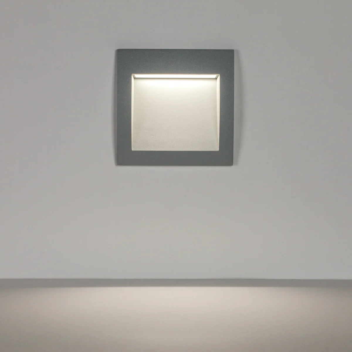 383694 Светильник ESTRA LED 5W 250LM 120G СЕРЫЙ 4000K IP55 — изображение 3