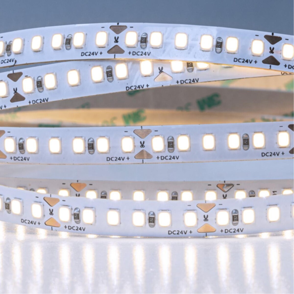 A2418008-03-6K Светодиодная лента 24В 14,4Вт/м 1350Лм/м 6000К 90+ 8мм SMD2835 180шт/м 5м IP20 — изображение 3