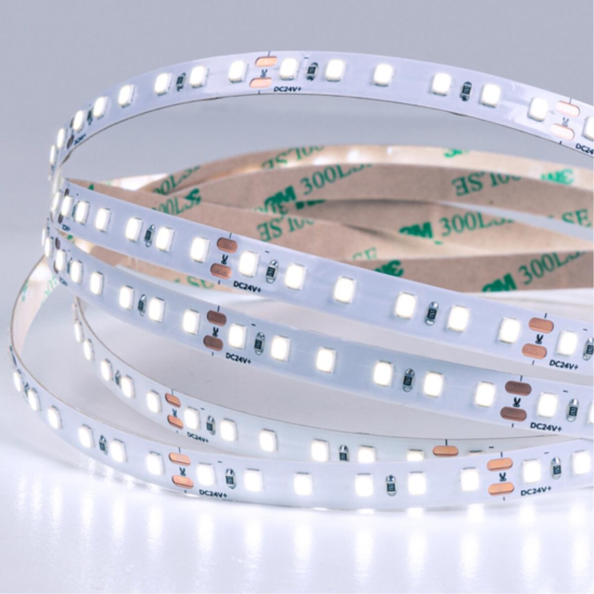 A2412008-03-6K Светодиодная лента 24В 9,6Вт/м 1000Лм/м 6000К 90+ 8мм SMD2835 120шт/м 5м IP20 — изображение 3