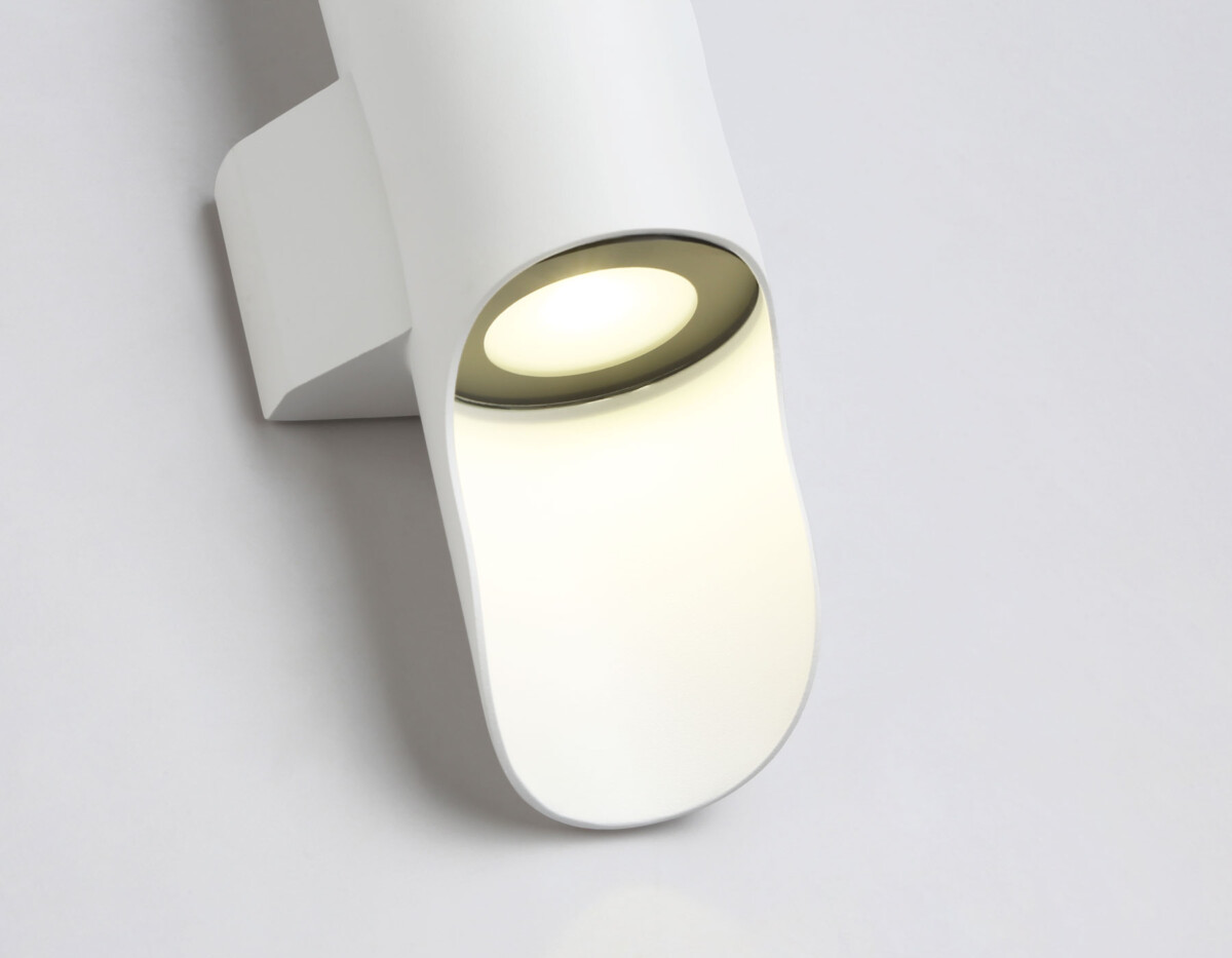 ST4533_macro ST4533 WH белый LED 4200K 8W IP54 220*66*100 — изображение 1