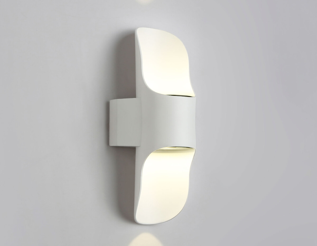 ST4533 WH белый LED 4200K 8W IP54 220*66*100 — изображение 2