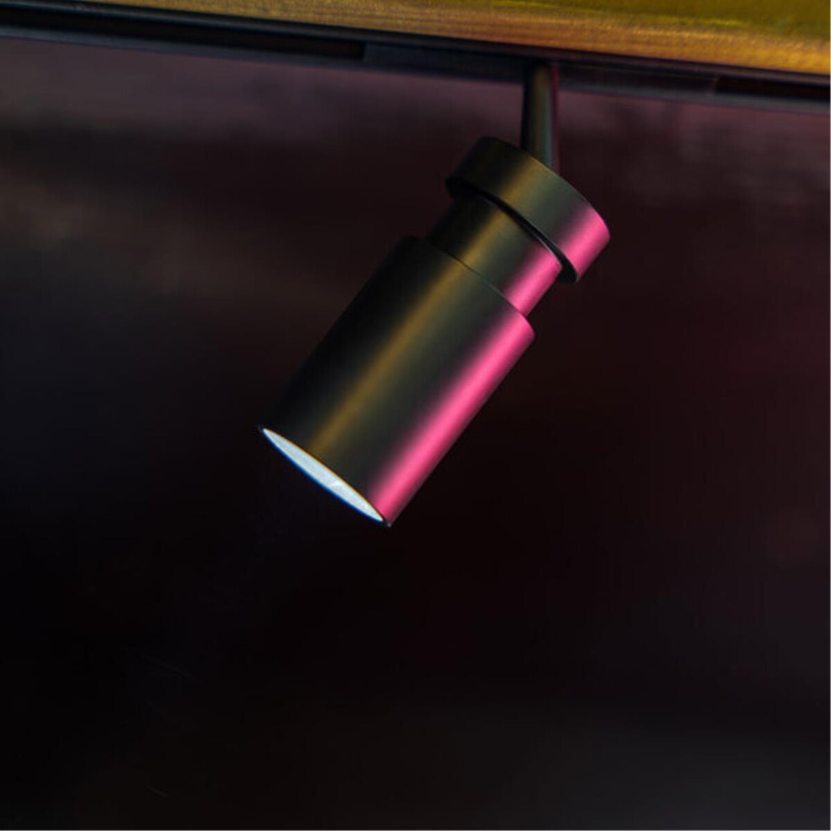 A622106 ШИНОПРОВОД НАКЛАДНОЙ (ТРЕК) 1M PRESTO черный — изображение 3