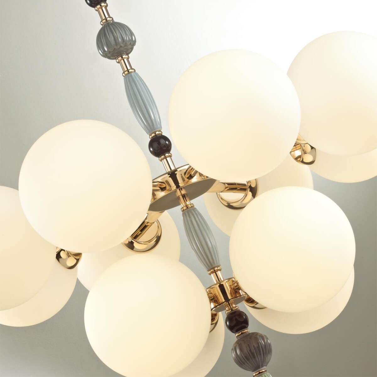 5405/12 MODERN ODL_EX24 125 золотой/серый/голубой/зеленый/белый матов./металл/керамика/стекло Люстра E14 12*40W PALLE — изображение 4