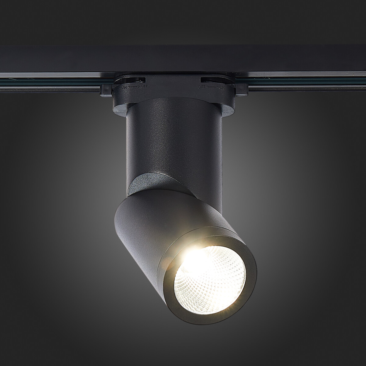 ST650.446.10 Св-к трек. Черный LED 1*10W 4000K 800Lm Ra>90 38° IP20 D60xH190 165-265V BASE — изображение 2
