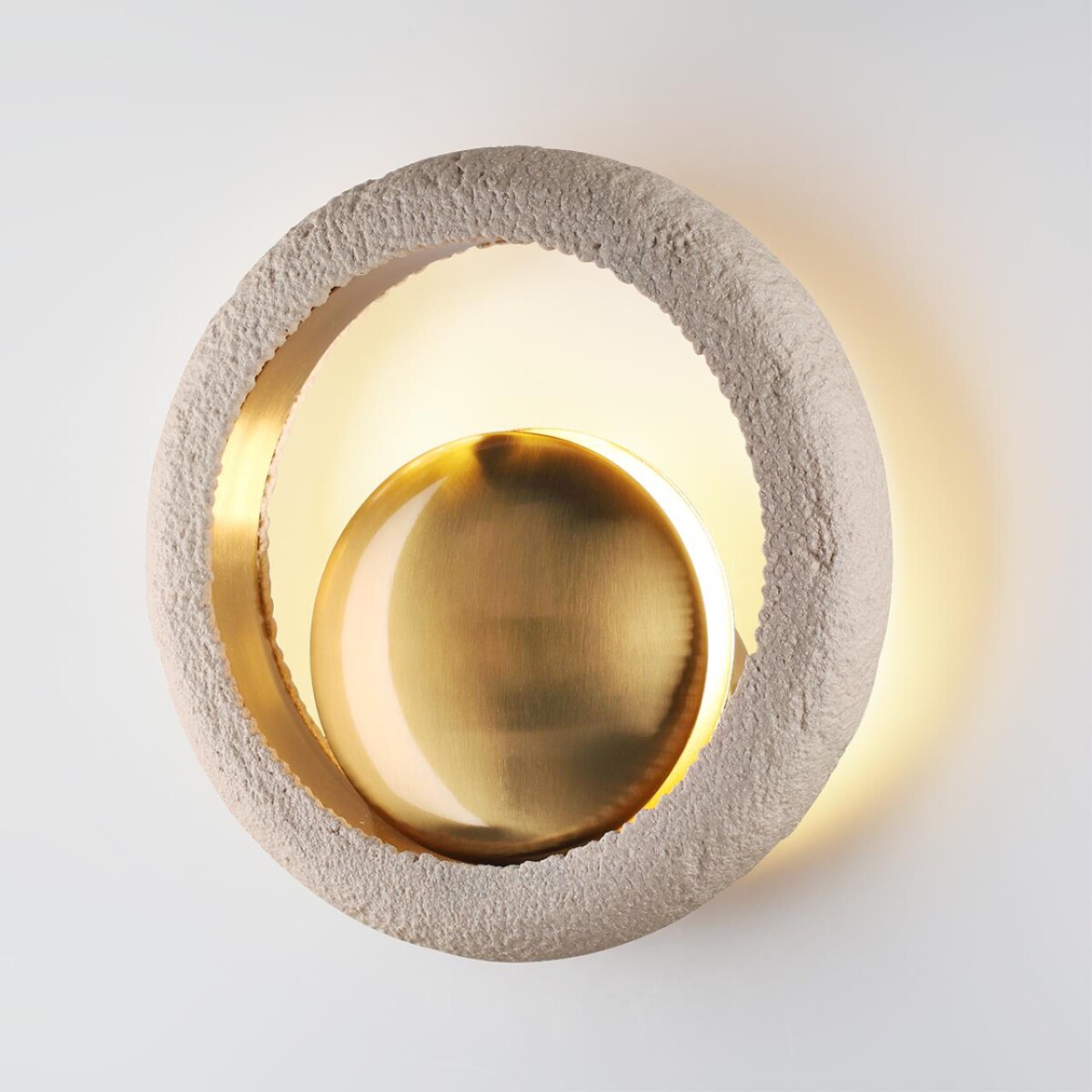 5443/1W HIGHTECH ODL_EX25 037 сатинированн.латунь/беж./металл/полирезин Настенный светильник 1*G9 LED*6W SATURN — изображение 4