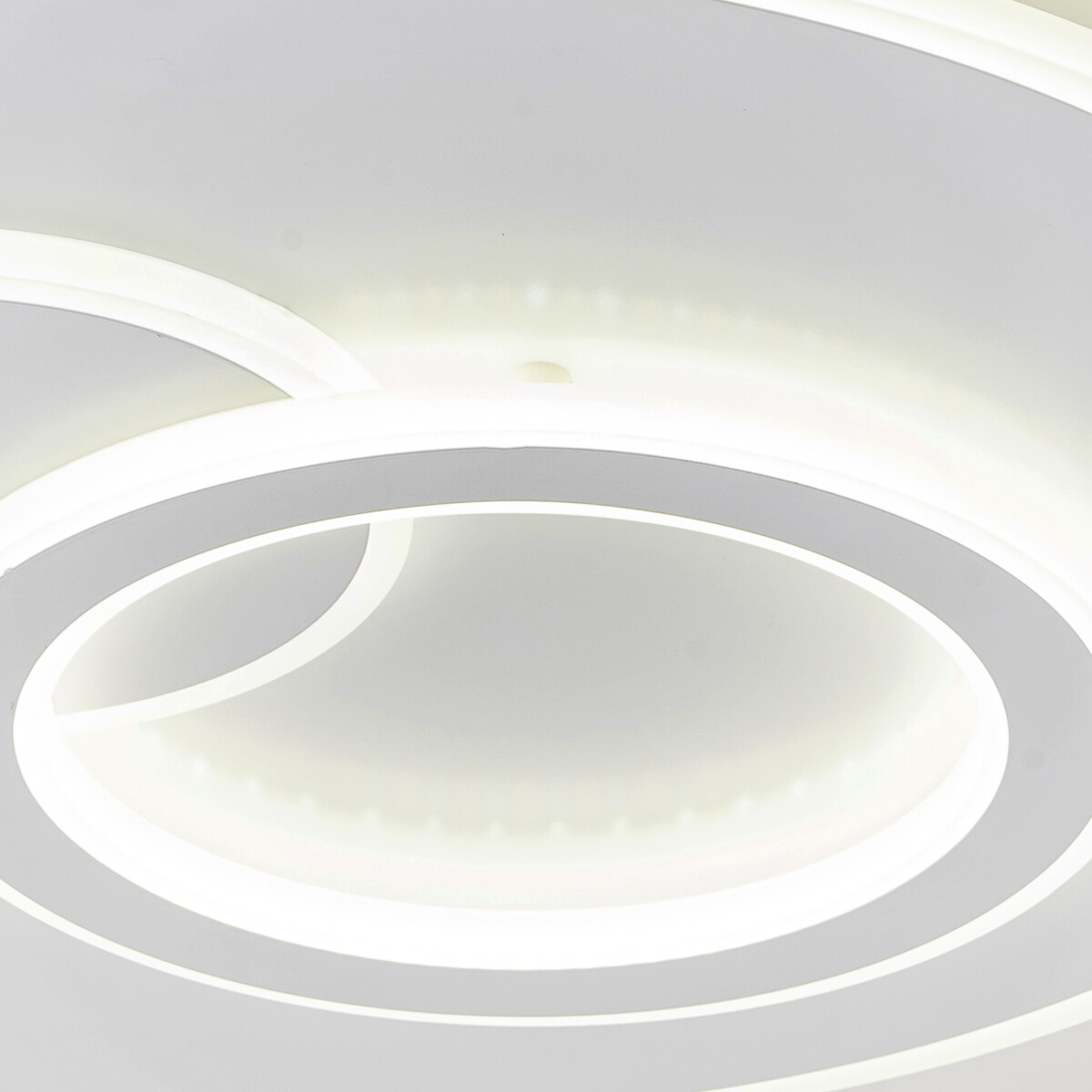 Escada 10296/3 LED*65W White — изображение 5