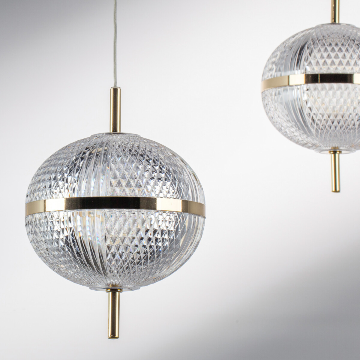 в наличии 738023 Люстра ACRILE 7W LED 793LM 120G ЗОЛОТО 3000K - купить в интернет-магазине Светильники Торг