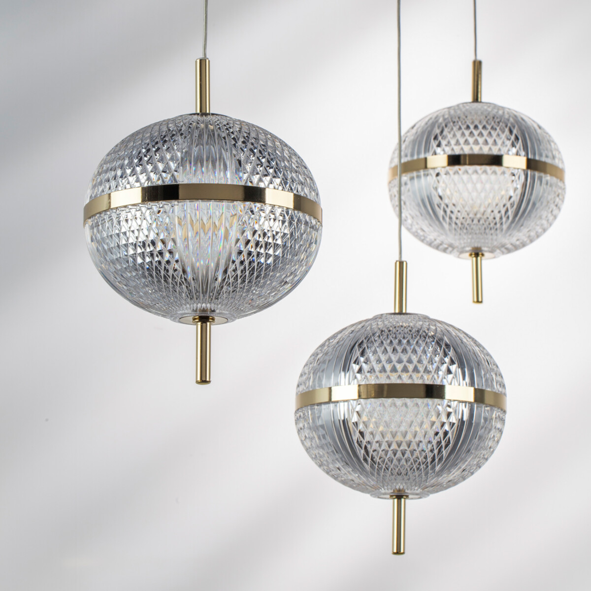 в наличии 738023 Люстра ACRILE 7W LED 793LM 120G ЗОЛОТО 3000K - купить в интернет-магазине Светильники Торг