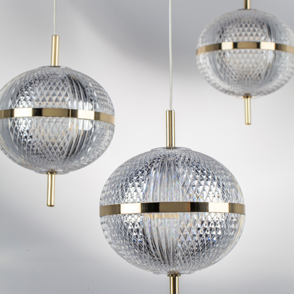 в наличии 738023 Люстра ACRILE 7W LED 793LM 120G ЗОЛОТО 3000K - купить в интернет-магазине Светильники Торг