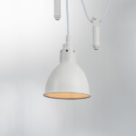 в наличии 761056 Люстра ACROBATA 5х40W E14 БЕЛЫЙ - купить в интернет-магазине Светильники Торг