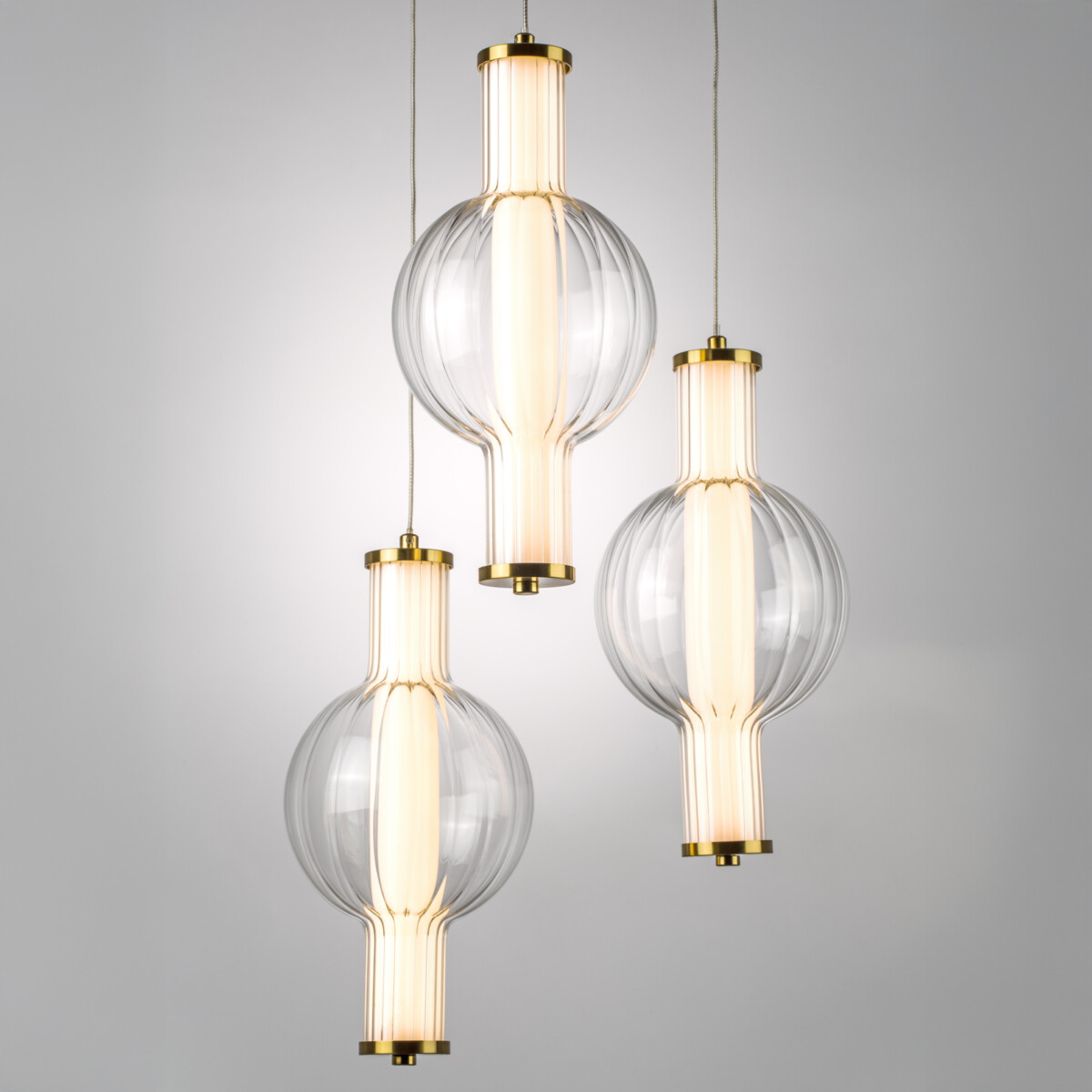 в наличии 800133 Люстра BOTTO LED 3х6W 1820LM ЛАТУНЬ/ПРОЗРАЧНЫЙ/БЕЛЫЙ 3000K - купить в интернет-магазине Светильники Торг