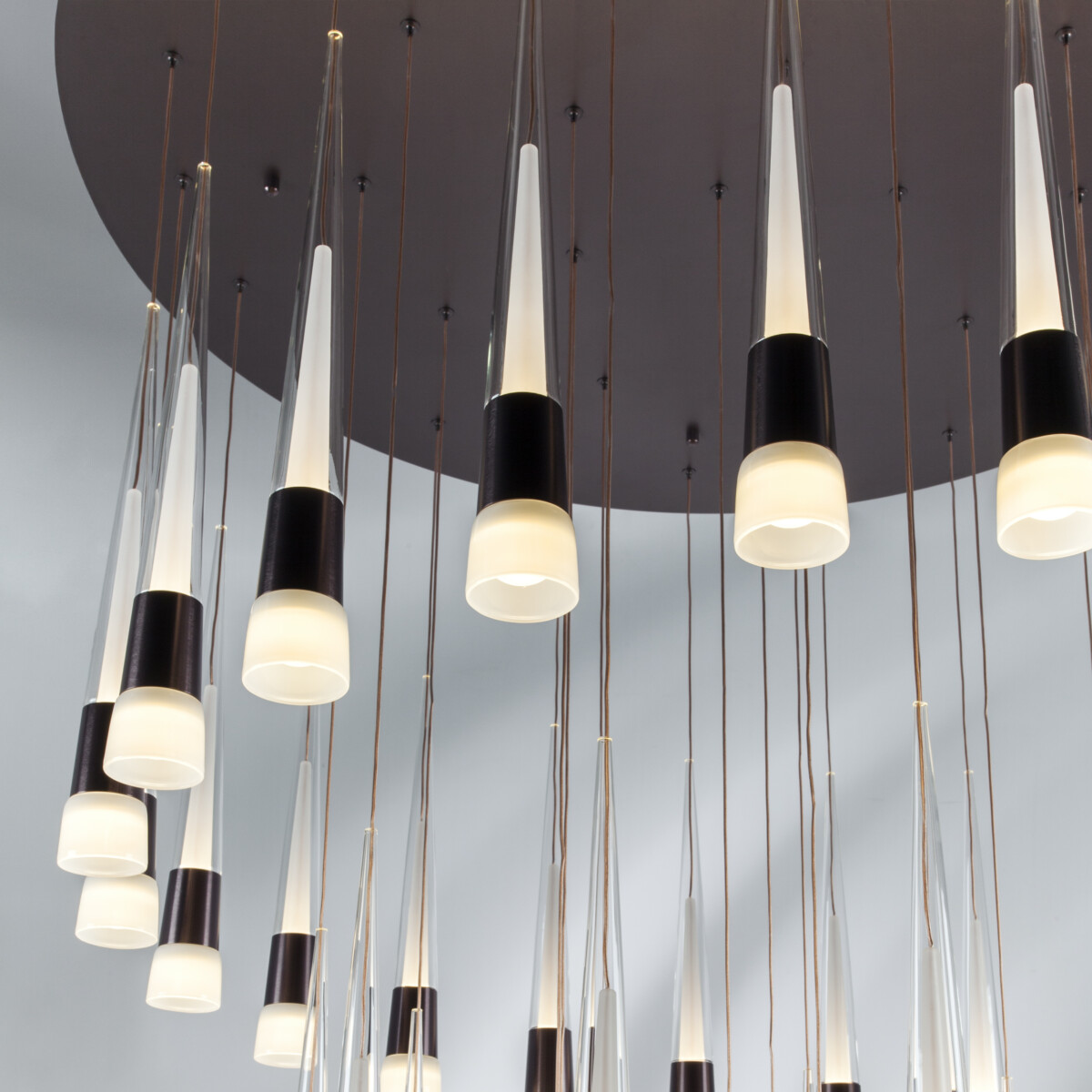 в наличии 757361 Люстра CONE LED 180W 9000LM КОФЕЙНЫЙ/БЕЛЫЙ/ПРОЗРАЧНЫЙ 3000K - купить в интернет-магазине Светильники Торг