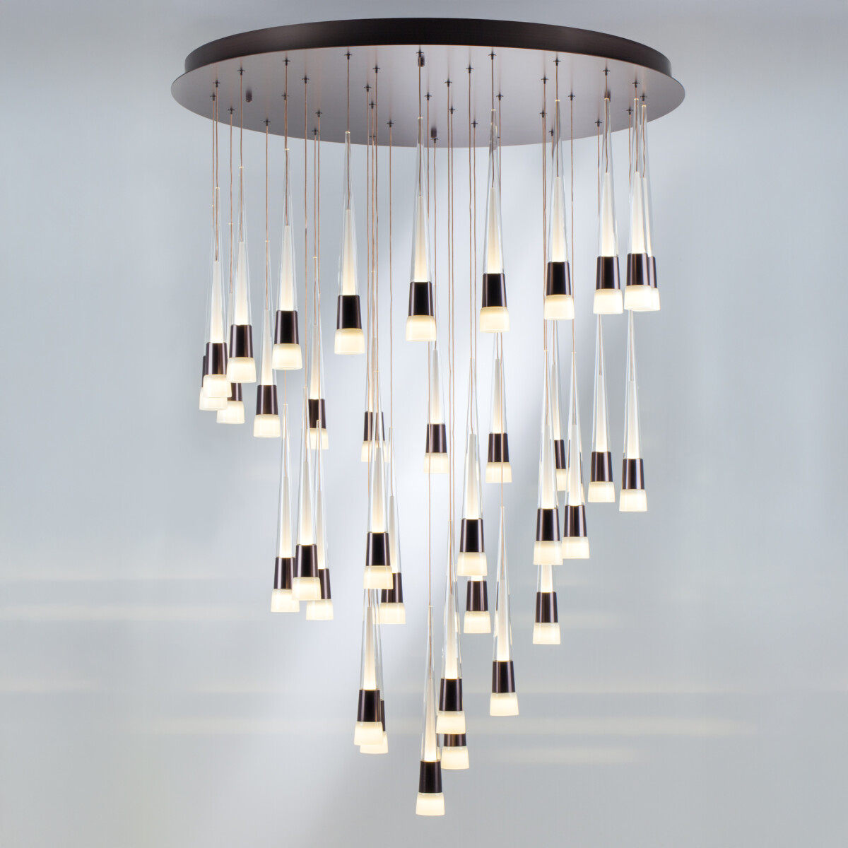 в наличии 757361 Люстра CONE LED 180W 9000LM КОФЕЙНЫЙ/БЕЛЫЙ/ПРОЗРАЧНЫЙ 3000K - купить в интернет-магазине Светильники Торг