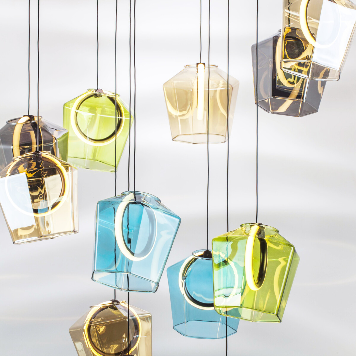 в наличии 796229 Люстра CARAMELLO LED 12х6W 1400LM КОФЕЙНЫЙ/МУЛЬТИКОЛОР 3000K - купить в интернет-магазине Светильники Торг