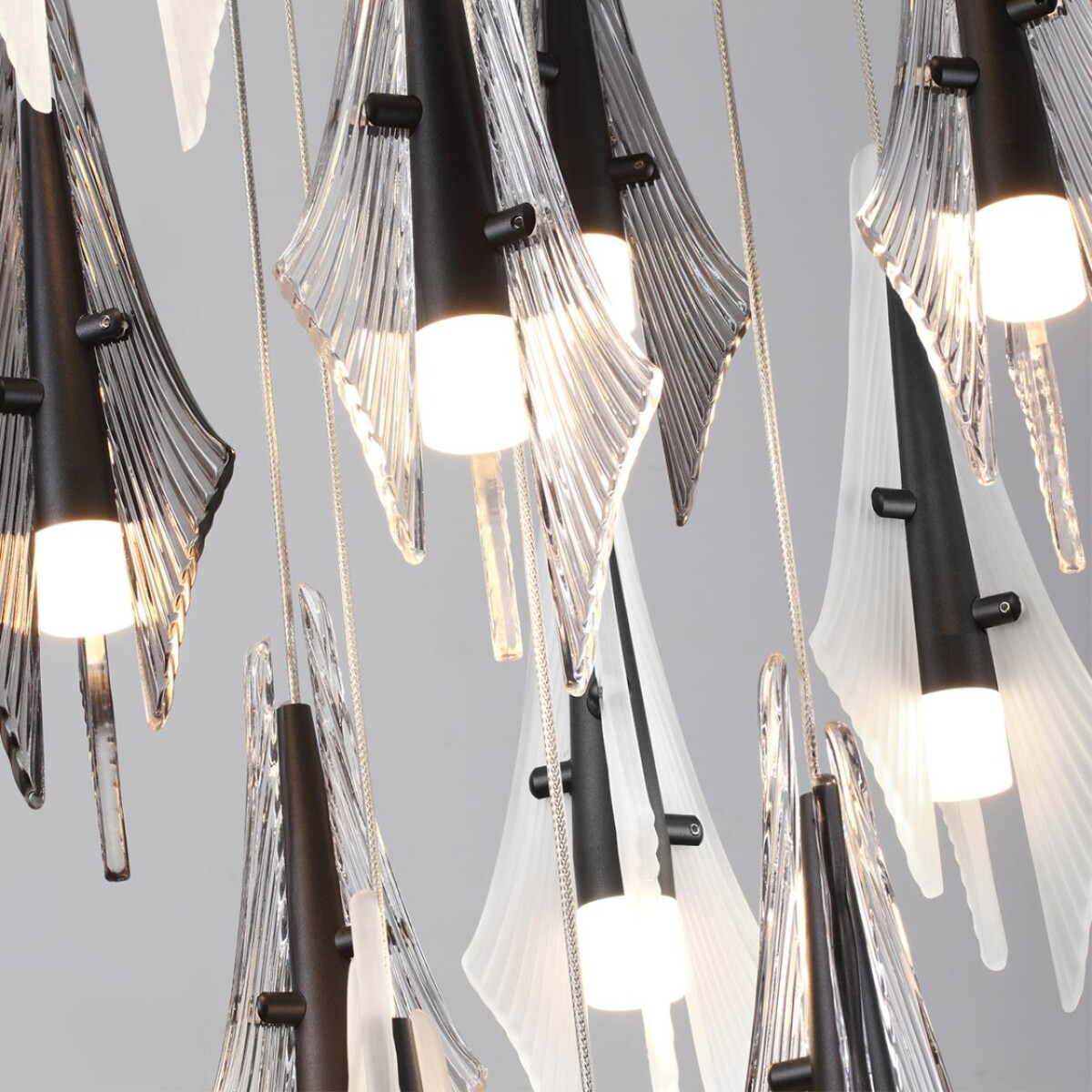 5442/69L L-VISION ODL_EX26 059 черный/бел.матовый/прозрачн./дымчатый/металл/стекло/акрил Люстра каскадная LED 69W (12*5.75W) 3000K 5490Лм AFALINA — изображение 6