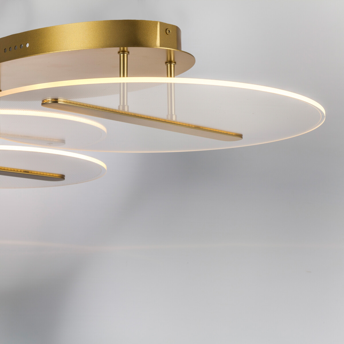 в наличии 738053 Люстра ACRILE 33W LED 2691LM 120G ЗОЛОТО 3000K - купить в интернет-магазине Светильники Торг