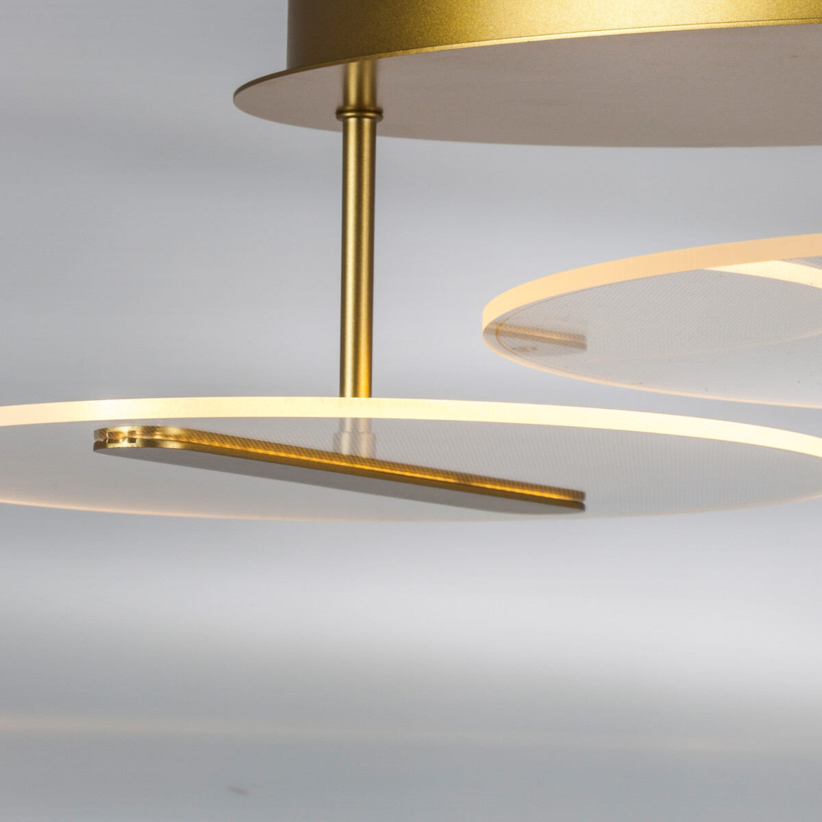 в наличии 738053 Люстра ACRILE 33W LED 2691LM 120G ЗОЛОТО 3000K - купить в интернет-магазине Светильники Торг