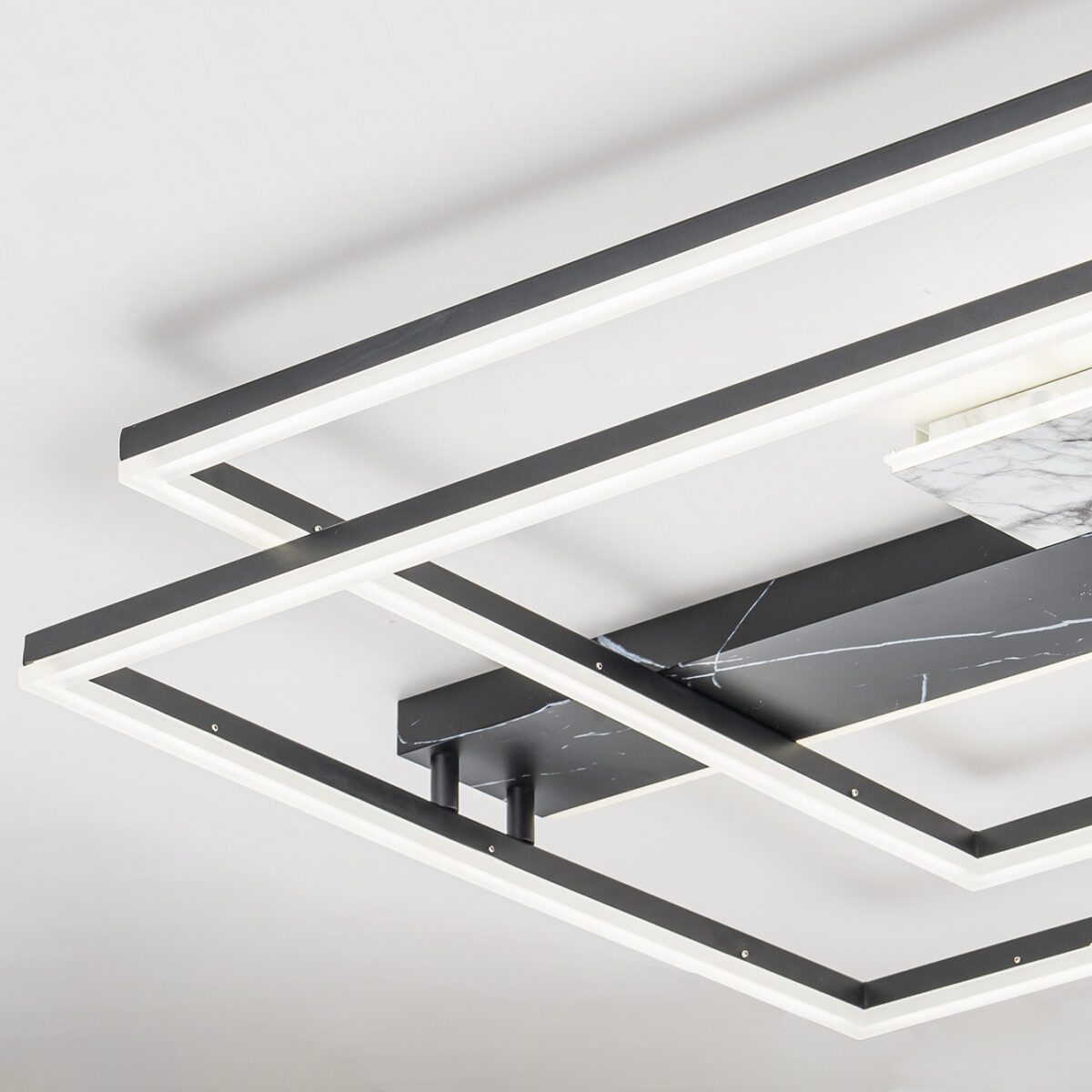 Escada 10250/2 LED*205W Black/White marble — изображение 5