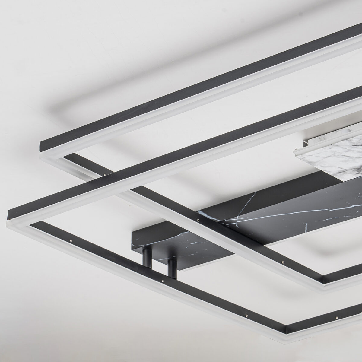 Escada 10250/2 LED*205W Black/White marble — изображение 6