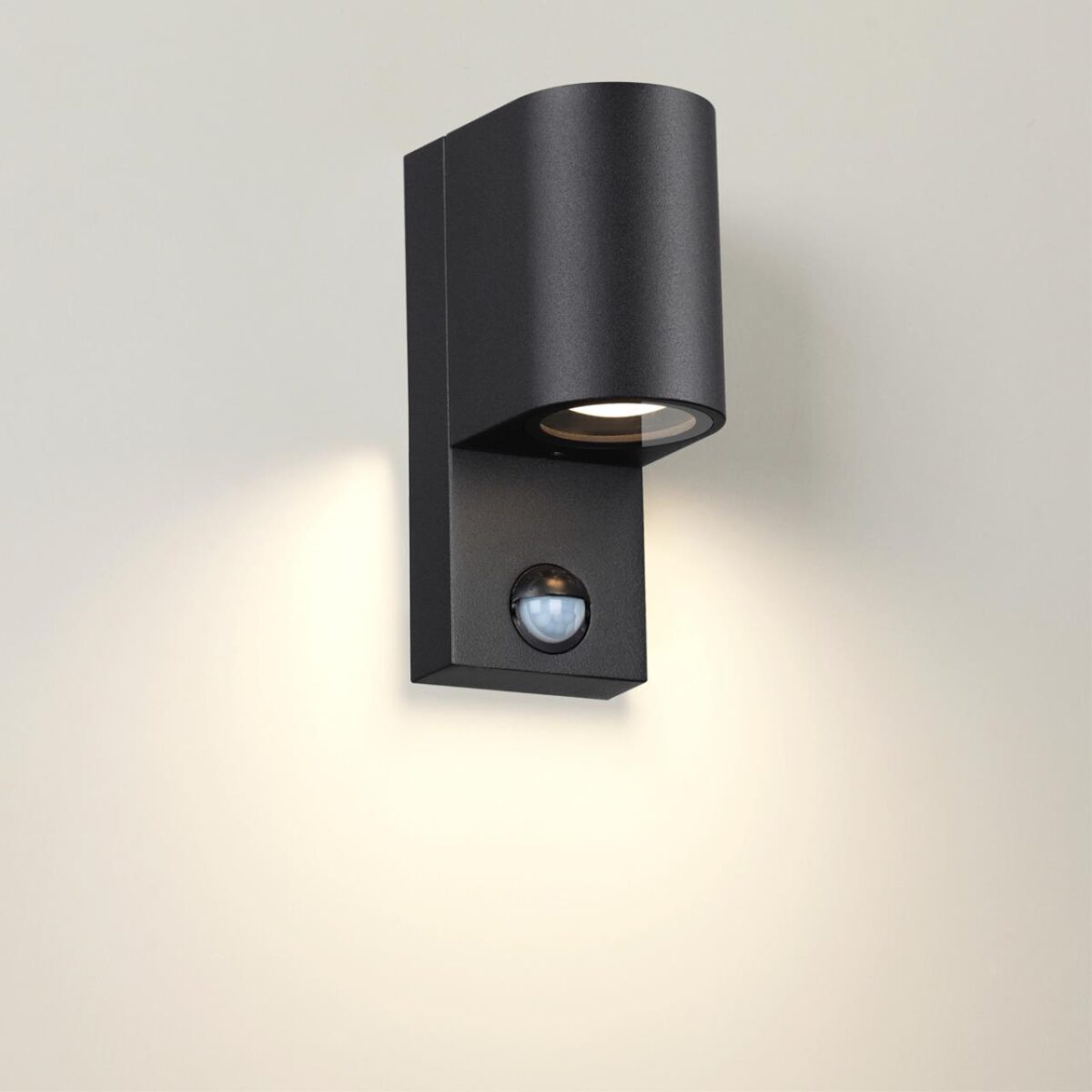 4390/1W HIGHTECH ODL23 000 черный/металл/пвх стойкий к УФ излучению Настенный светильник с датчиком движения IP44 LED GU10 14W MOTTO — изображение 2