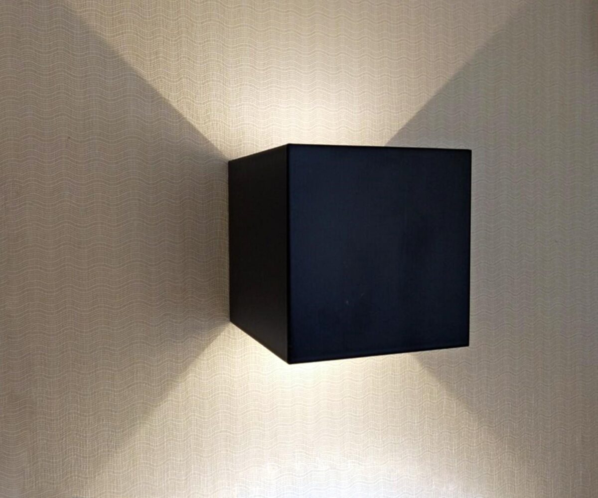 08585,19(3000K) Светильник Куб черный IP65 Led 6W — изображение 1